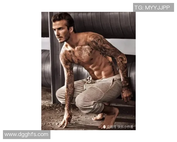 纹身美女足球明星的魅力与实力交织展现运动与艺术的完美结合