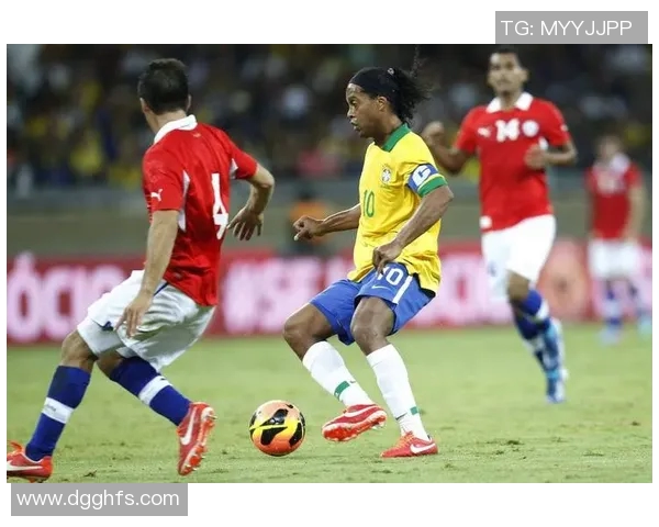 足球明星个人绝技集锦视频展现精彩瞬间与独特风格