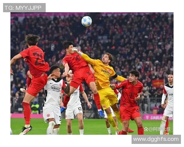 足球明星在比赛中意外受伤的瞬间视频引发球迷热议与关注